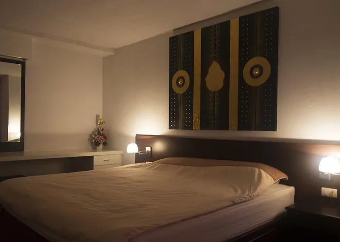 38 Mansion Aparthotel